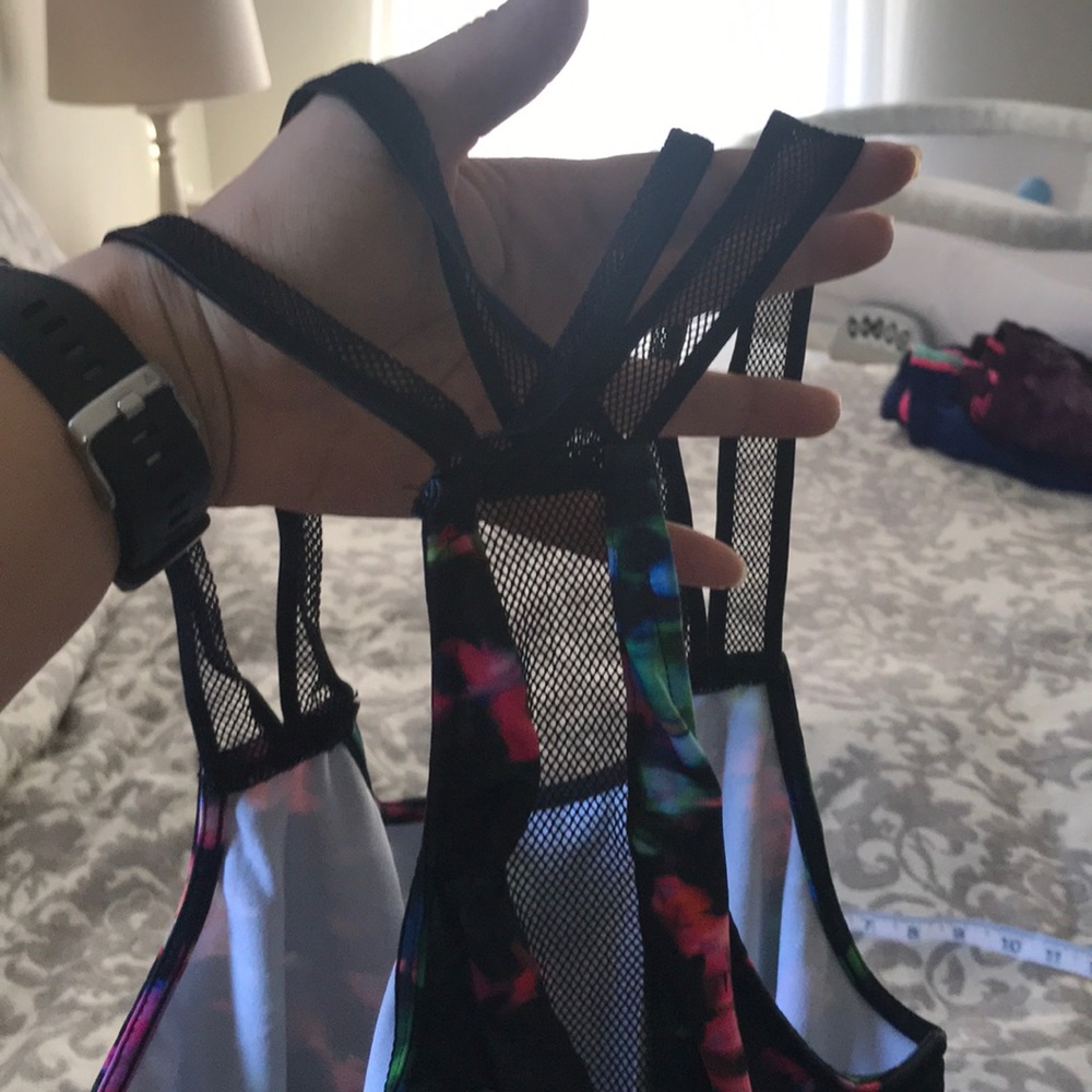 Fabletics workout tank - Picture 6 of 6